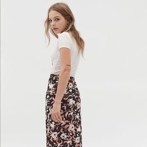 UO Ruth Button-Front
Maxi Skirt